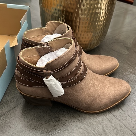 LifeStride Paloma Bootie (Wide) - Picture 4 of 9